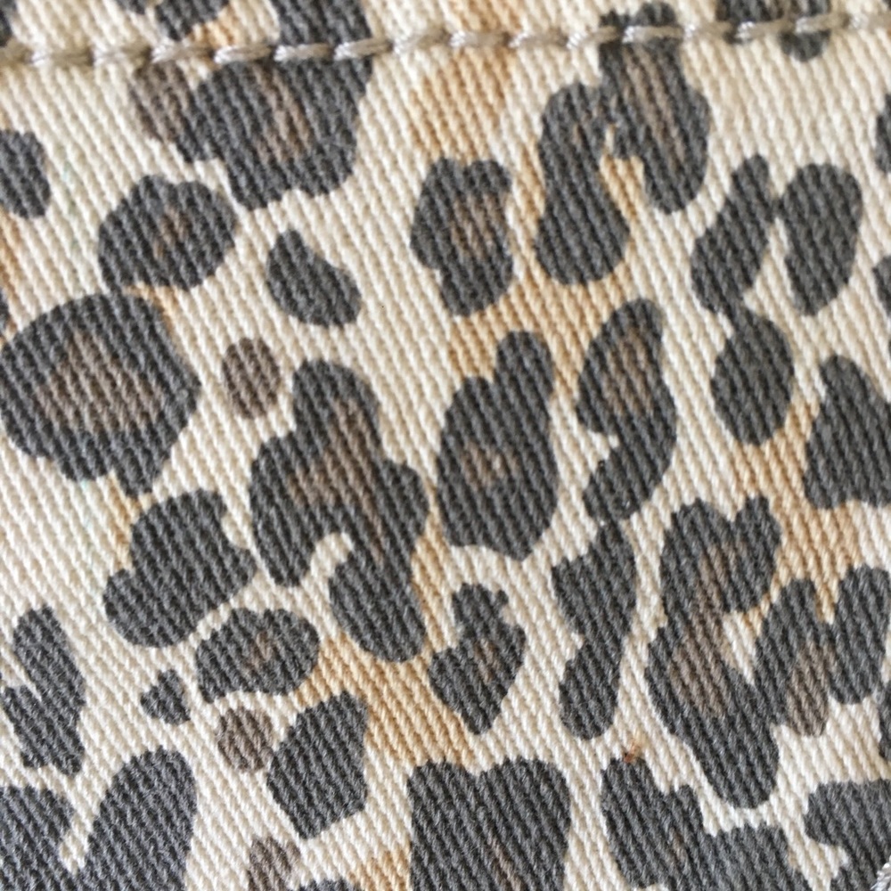 Animal Print Shorts - Picture 6 of 7